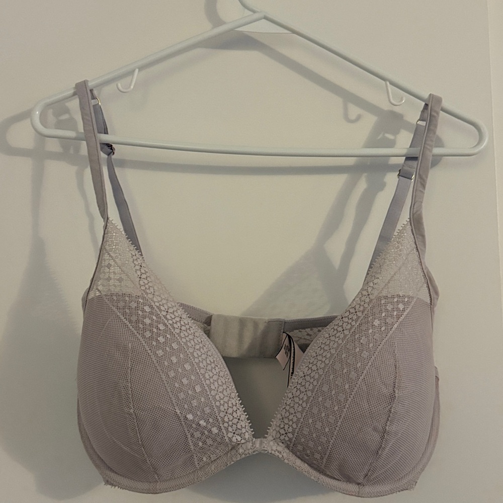 Victoria’s Secret Incredible Plunge Bra - 36D